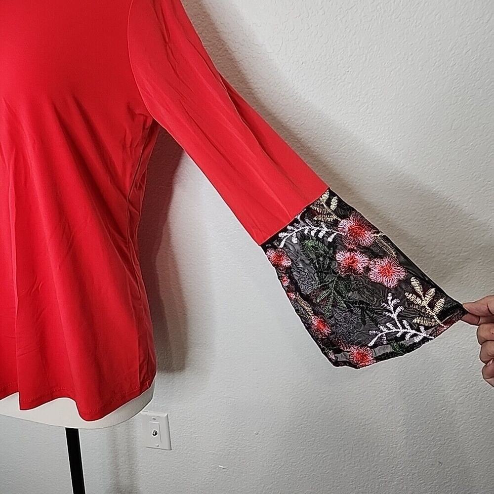Susan Graver Sm Top Red Liquid Knit 3/4 Bell Sleeve Black Floral Lace Vneck - Picture 5 of 14
